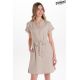 Vestido beige con cinturón