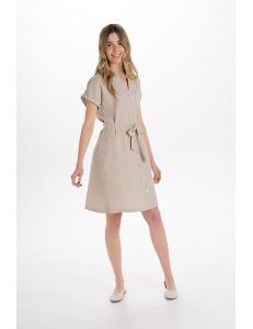 Vestido beige con cinturón