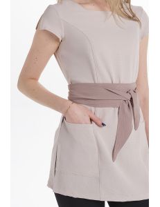 Casaca beige con cinturón