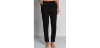 Pantalón negro con dobladillo