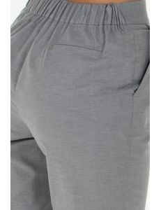 Pantalón gris tobillero