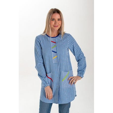 bata de maestra azul con botones automaticos dyneke 8389